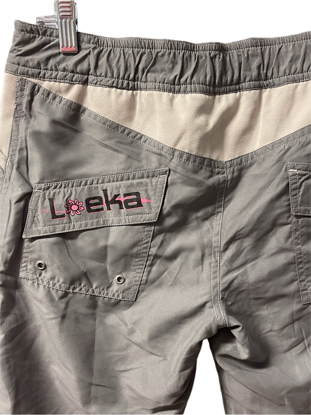 Vtg Women’s Loeka Gray and Cream Casual Bike Beach Vented Cargo Shorts Sz Small